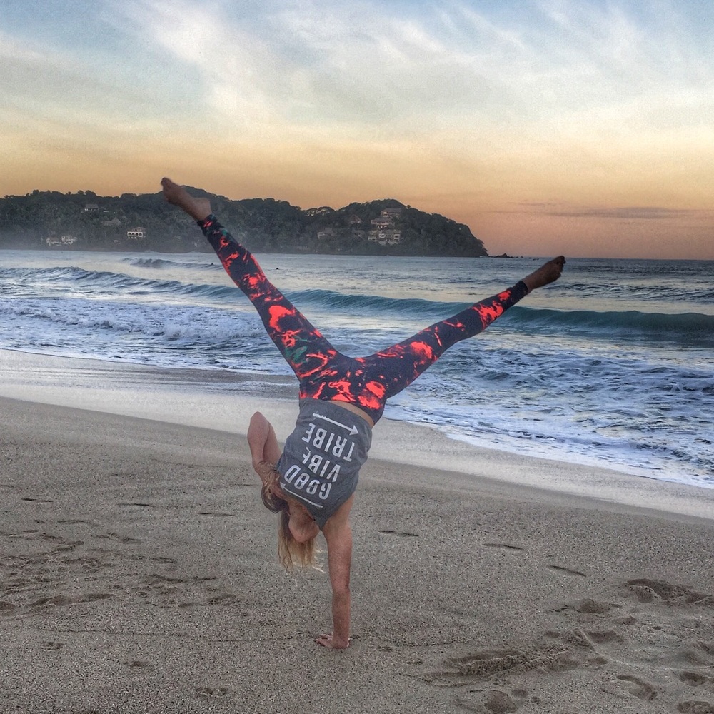 Alo tie dye yoga leggings